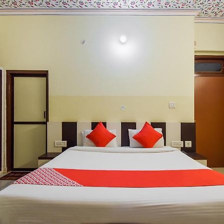 Oyo 11389 Hotel Ng Palace Джайпур Екстериор снимка