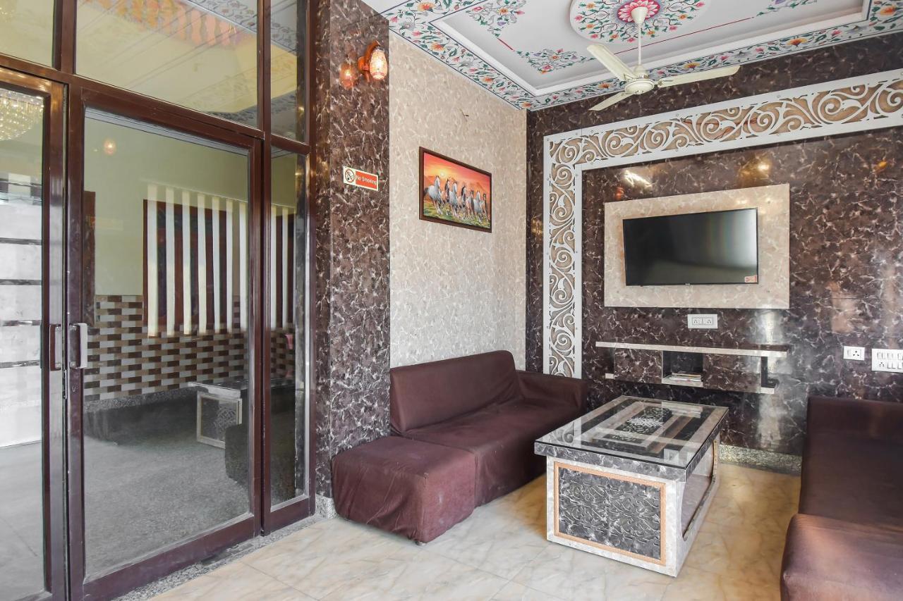 Oyo 11389 Hotel Ng Palace Джайпур Екстериор снимка