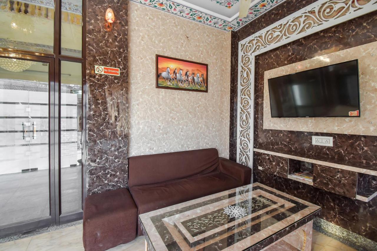 Oyo 11389 Hotel Ng Palace Джайпур Екстериор снимка