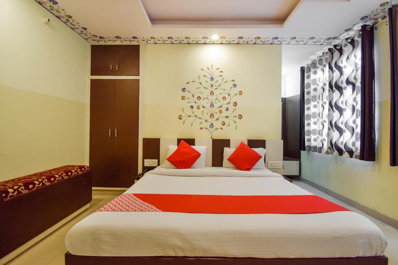 Oyo 11389 Hotel Ng Palace Джайпур Екстериор снимка